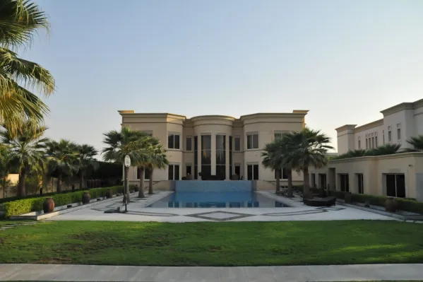 EMIRATES HILLS L34 - Project Image