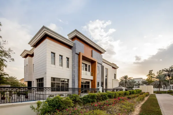 EMIRATES HILLS W38 - Project Image